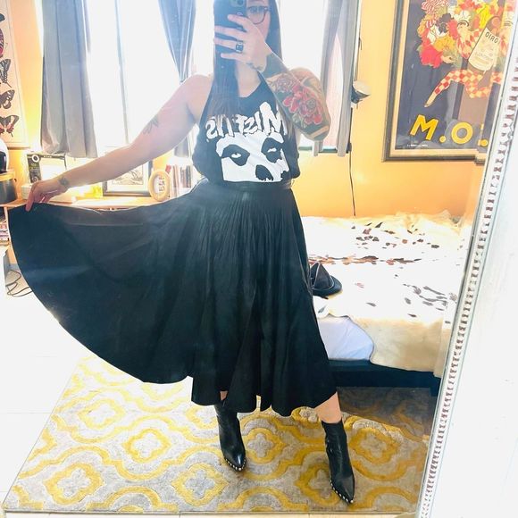 GORGEOUS VINTAGE BLACK CIRCLE SKIRT WITH DIAMOND PATTERN size 27in waist - Picture 1 of 11